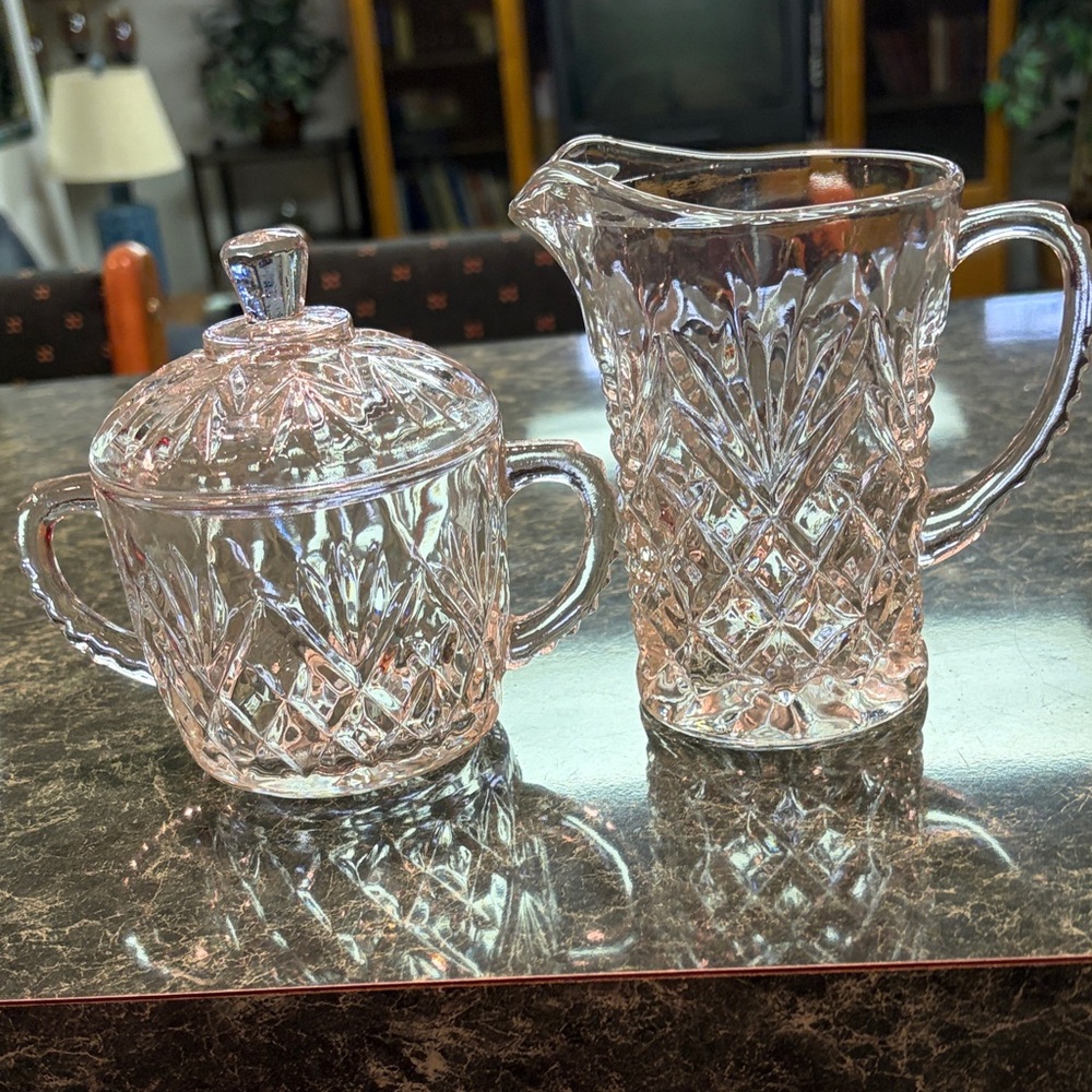 Vintage Anchor Hocking Sugar and Creamer Set in the Pineapple Pattern